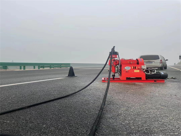 香洲马路路基路面开裂下沉注浆加固灌浆