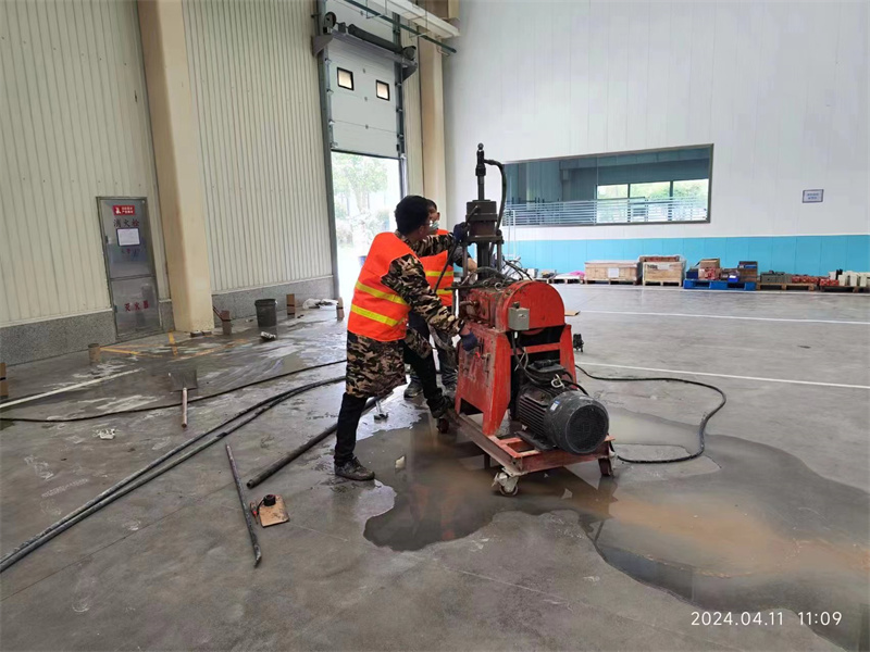 香洲厂房地面下沉塌陷注浆加固施工